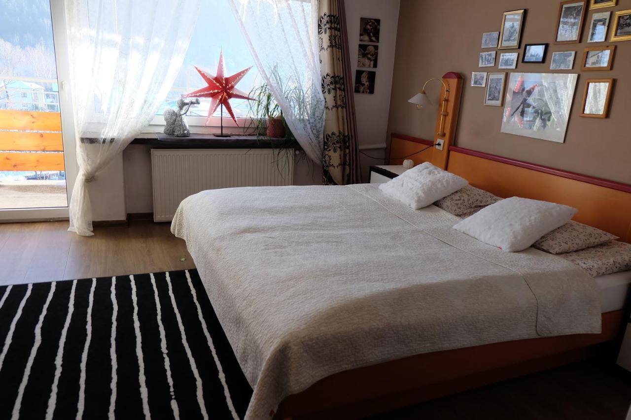 Willa Pod Aniolem - Pokoje Goscinne & Apartamenty Z Widokiem Na Gory ชเจอร์ค ภายนอก รูปภาพ