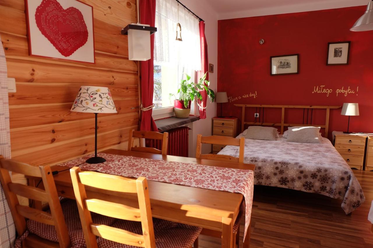 Willa Pod Aniolem - Pokoje Goscinne & Apartamenty Z Widokiem Na Gory ชเจอร์ค ภายนอก รูปภาพ